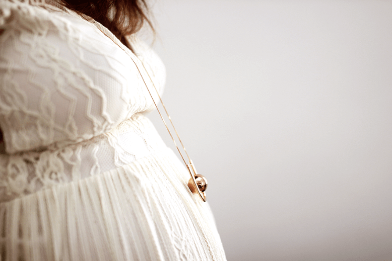 BOLA Pregnancy Necklace by ILADO Paris